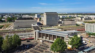 Der Heidelberger Hauptbahnhof von der Print Media Academy aus gesehen.
