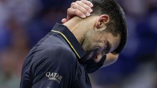Novak Djokovic spürte offensichtlich seinen Nacken, das hielt ihn aber nicht vom klaren Sieg gegen Jan-Lennard Struff ab.