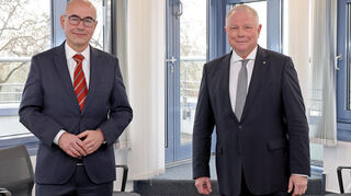 Kommen beim Thema Strompreise nicht auf einen gemeinsamen Nenner: ZEW-Chef Achim Wambach (l) und IHK-Präsident Manfred Schnabel.