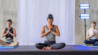 Neben Ausdauer und Kraft spielen auch Kurse für die mentale Fitness eine große Rolle. Yoga, Pilates und mehr können beim IFAA Fitness Festival ausprobiert werden. Und dieses Jahr sogar auch Selbsthypnose.