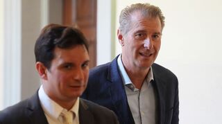 Hensel berichtete (r.) im Gericht über den jahrelangen Sorgerechtsstreit mit seiner Ex-Frau.