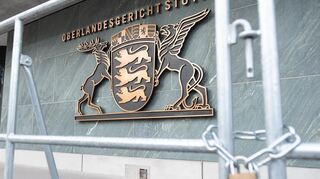 Der Prozess findet vor dem Oberlandesgericht in Stuttgart-Stammheim statt. Ein Urteil in dem Prozess um das Messerattentat soll am 16. September fallen.