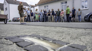 Erste Station beim Rundgang „auf den Spuren der NS-Zeit“ war die ehemalige Synagoge in der Wiesenstraße.