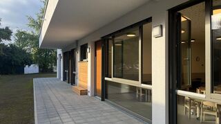 Außenansicht der im August 2025 neu in Betrieb genommenen Kindertagesstätte Eulennest in der Heppenheimer Dr.-Heinrich-Winter-Straße.