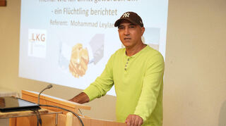Der Glaube an Gott und das Vertrauen auf Jesus gaben Mohammad Laylami viel Kraft während seiner Flucht, die ihn vom Iran über die Türkei, Griechenland, Mazedonien, Serbien, Ungarn und Österreich nach Deutschland führte.