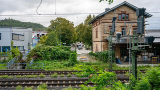 Heute ist von dem früheren Bahnübergang in Bensheim-Auerbach nichts mehr zu sehen.