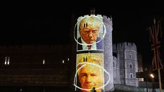 Trump und Epstein: Am Dienstagabend sorgte eine Lichtinstallation für Aufruhr.