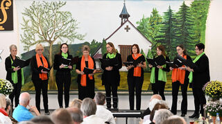 Beim musikalischen Nachmittag in Kolmbach trat unter anderem der Popchor der Sängerlust Lautern auf.