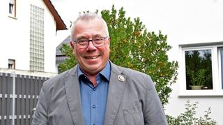 Norbert Müller zieht sich aus dem Vorstand des Folklore-Verbandes CIOFF zurück - Er wurde zum Ehrenvorsitzenden der Sektion Deutschland ernannt.