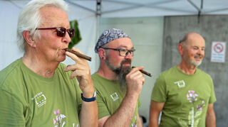Die neue Lorsa Brasil stellten Reinhard Keck, Eric Jährling und Heribert Koob am Stand des Tabakprojekts vor.