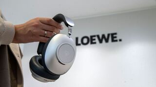 Loewe präsentiert seinen ersten Kopfhörer im Luxussegment.