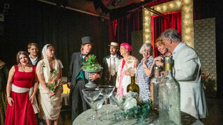 Das Theaterstück „Pelzgeflüster“ feiert im Theater Mobile Premiere.