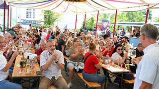 Ankommen und mitfeiern - unter diesem Motto stand das Willkommensfest für Neubürger, das auch zahlreiche Lorscher Vereinsvertreter besuchten.