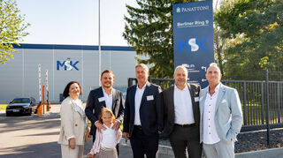 bbe, MSK Neubau Einweihung, von links: Marion Heß , Simon Heß mit Tochter Marlene, Stefan Bohn, Harald Rohatsch, Thomas Förster,,, Bild: Thomas Neu