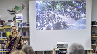 Beim Diwan-Gespräch am Goethe-Gymnasium berichtete Franziska Wilkes über ihren Aufenthalt in Indien im Rahmen des „weltwärts“-Programms.
