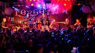 Die Marillion-Coverband Forgotten Sons um den Bensheimer Sänger Nico Würsching gab im Musiktheater Rex ein umjubeltes Konzert.