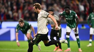 Makellos vom Punkt: Auch seinen 18. Bundesliga-Elfmeter verwandelt Harry Kane.
