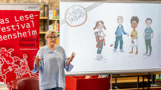 Silke Schellhammer stellte Hemsbergschülern den achten Band ihrer erfolgreichen Kinderbuchreile „School of Talents“ vor.