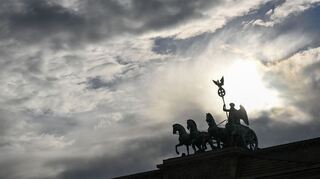 Die Gefühlslage der Nation ist nach Einschätzung des Psychologen Stephan Grünewald derzeit schwierig und stark von Verdrängung geprägt (Archivbild).