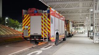 Auch die Feuerwehr ist am Flughafen im Einsatz.