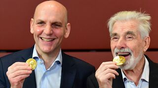 Die bislang letzten deutschen Nobelpreisträger: der Chemiker Benjamin List und der Physiker Klaus Hasselmann. (Archivbild)