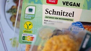 Gibt es künftig kein Schnitzel aus Soja oder Weizen mehr? (Symbolbild)