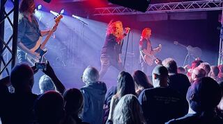 Das Musiktheater Rex in Bensheim war beim Auftritt von „Dio Alive“ ausverkauft.