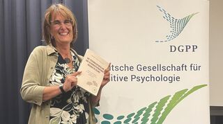Sandra Kuhn-Krainick bei der Präsentation ihres neuen Fachbuches bei einem Psychologen-Kongress in Berlin.