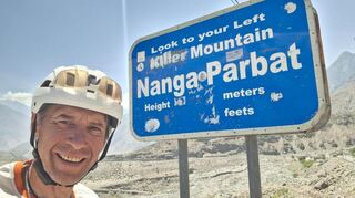„Killer Mountain“ wird der über 8.000 Meter hohe Nanga Parbat auch genannt, den Jürgen Albert auf seiner Radtour ebenfalls ansteuerte.