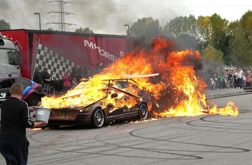 Spectacular monster truck show with stunts and fire in Bensheim