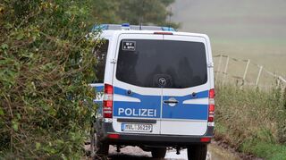 Mit großer Anstrengung suchte die Polizei nach dem Jungen.