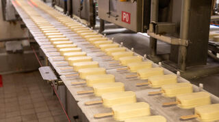 Magnum-Produktion im Langnese Eiscremewerks an der Tiergartenstraße in Heppenheim.