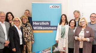 Unser Bild zeigt den neuen CDU-Vorstand (v.l.) Günter Kalscheuer (Schatzmeister), Julia Raab (Schriftführerin), Sigrid Marquardt-Wendel (Beisitzerin), Cora Bügenburg (Beisitzerin), Christoph Neumeister (Beisitzer), Patrizia Germann (Vorsitzende), Ingrid Germann (Mitgliederbeauftragte), Michael Knecht (zweiter Vorsitzender), Birgit Heitland (Beisitzerin) und Guido Kapaun (Beisitzer).