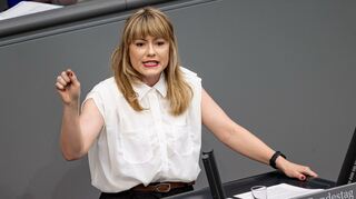 Clara Bünger (Linke) hält es für falsch, dass der Familiennachzug zu subsidiär Schutzberechtigten ausgesetzt ist. (Archivfoto)