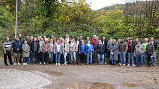 Zur Spendenübergabe trafen sich die Vertreter der Lindenfelser Vereine auf dem Gelände des Reit- und Fahrvereins „Nibelungen“.