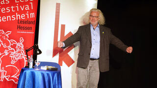 Michael Kibler hatte seinen Krimi „Bunkermädchen“ nach Bensheim mitgebracht.