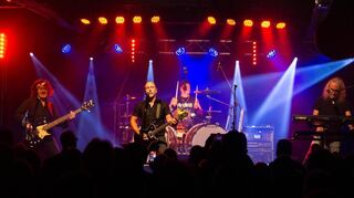 Oliver Hartmann gastierte mit seiner Band im Musiktheater Rex.