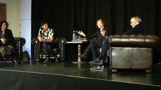 Bei der Eysoldt-Matinee im Parkthotel Krone unterhielten sich die Preisträger Birgit Minichmayr (2.v.r.) und Ran Chai Bar-zvi (3.v.r.) mit Jossi Wieler und Almut Wagner.