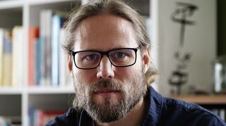 Der heute 40-jährige Rene Pickhardt berichtet, er sei von seiner Ex-Freundin emotional und körperlich missbraucht worden.