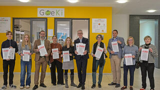 Auftakt zur diesjährigen Brötchentütenaktion „Nein zu Gewalt an Frauen“ im Goethe-Gymnasium in Bensheim.