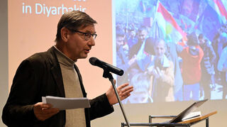 Der Zwingenberger „Arbeitskreis Asyl und Integration“ hatte zum Vortrag über Fluchtursachen mit dem Journalisten und Türkei-Experten Friedrich Roeingh eingeladen.