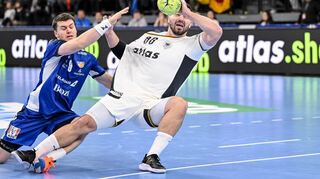 Für Deutschland zuletzt gegen Island im Einsatz: Jannik Kohlbacher (rechts).