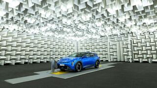 Die neue Semi-Absorber-Kammer ermöglicht Hyundai umfangreiche Autotests in einer technisch definierten Umgebung.