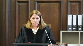 Die Vorsitzende Richterin unterbrach die Erklärung der Angeklagten Block mehrfach.