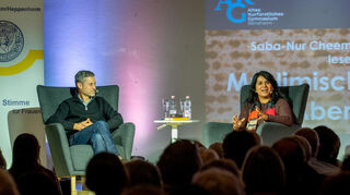 Saba-Nur Cheema und Meron Mendel sprachen im AKG-Forum über Dialog, Identität und die Folgen des 7. Oktober.