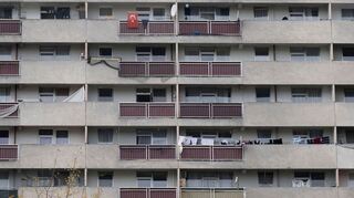 Insbesondere in Großstädten nimmt die Überlastung der Bevölkerung durch Wohnkosten zu. (Archivbild)