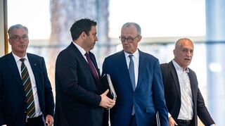 Die Stahlindustrie ist laut Bundeskanzler Merz in einer «existenzbedrohenden Krise». Bei einem «Stahlgipfel» im Kanzleramt ging es um Gegenmaßnahmen.