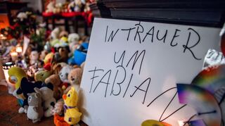 Nach dem gewaltsamen Tod des achtjährigen Fabian aus Güstrow war die Bestürzung weit über Mecklenburg-Vorpommern hinaus groß. (Symbolbild)