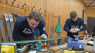 Auch in diesem Jahr bot der TSV Reichenbach einen umfassenden Ski- und Snowboardservice an, um die Wintersportausrüstung für die Saison fit zu machen.