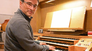 Christian Mause holte am Donnerstag das entfallene finale Konzert der Orgelwochen nach.